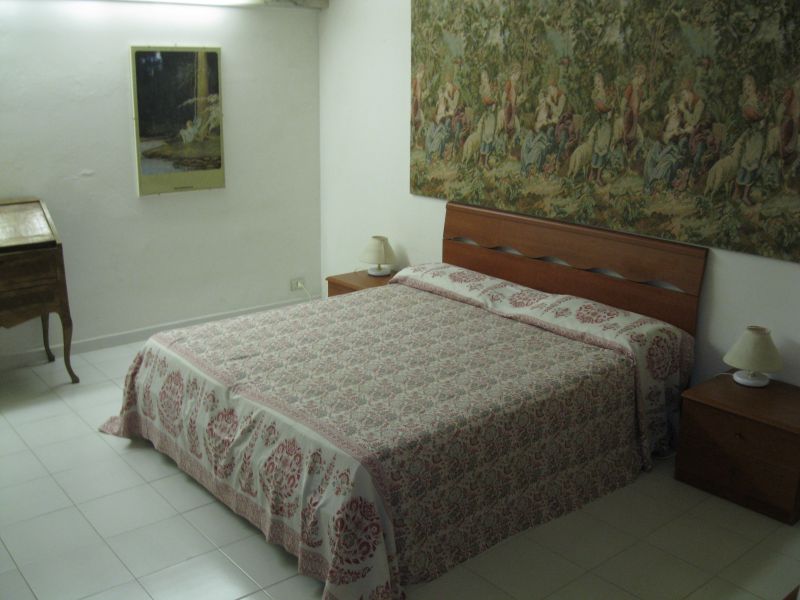 Bedroom 4 (2nd floor) 005.jpg